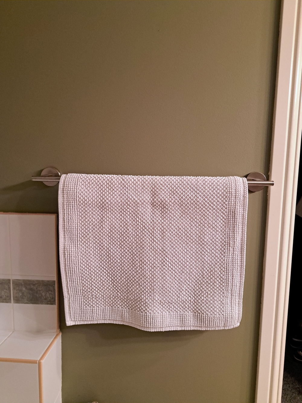 White Textured Bath Mat - Classic Home